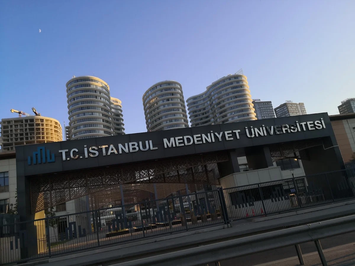 İSTANBUL MEDENİYET ÜNİVERSİTESİ Kampüs Fotoğrafı