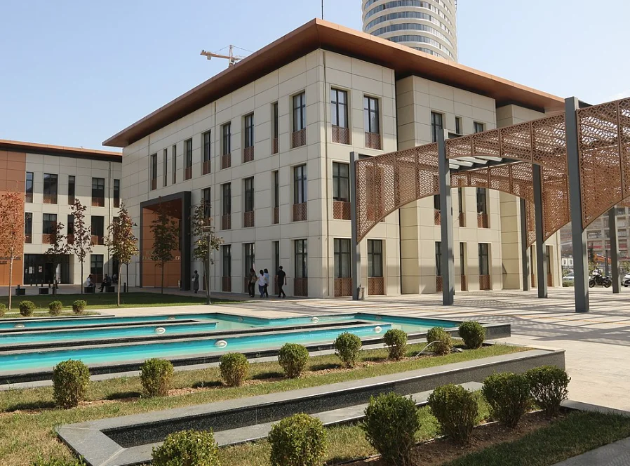 İSTANBUL MEDENİYET ÜNİVERSİTESİ Kampüs Fotoğrafı