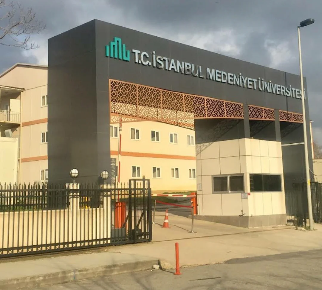 İSTANBUL MEDENİYET ÜNİVERSİTESİ Kampüs Fotoğrafı