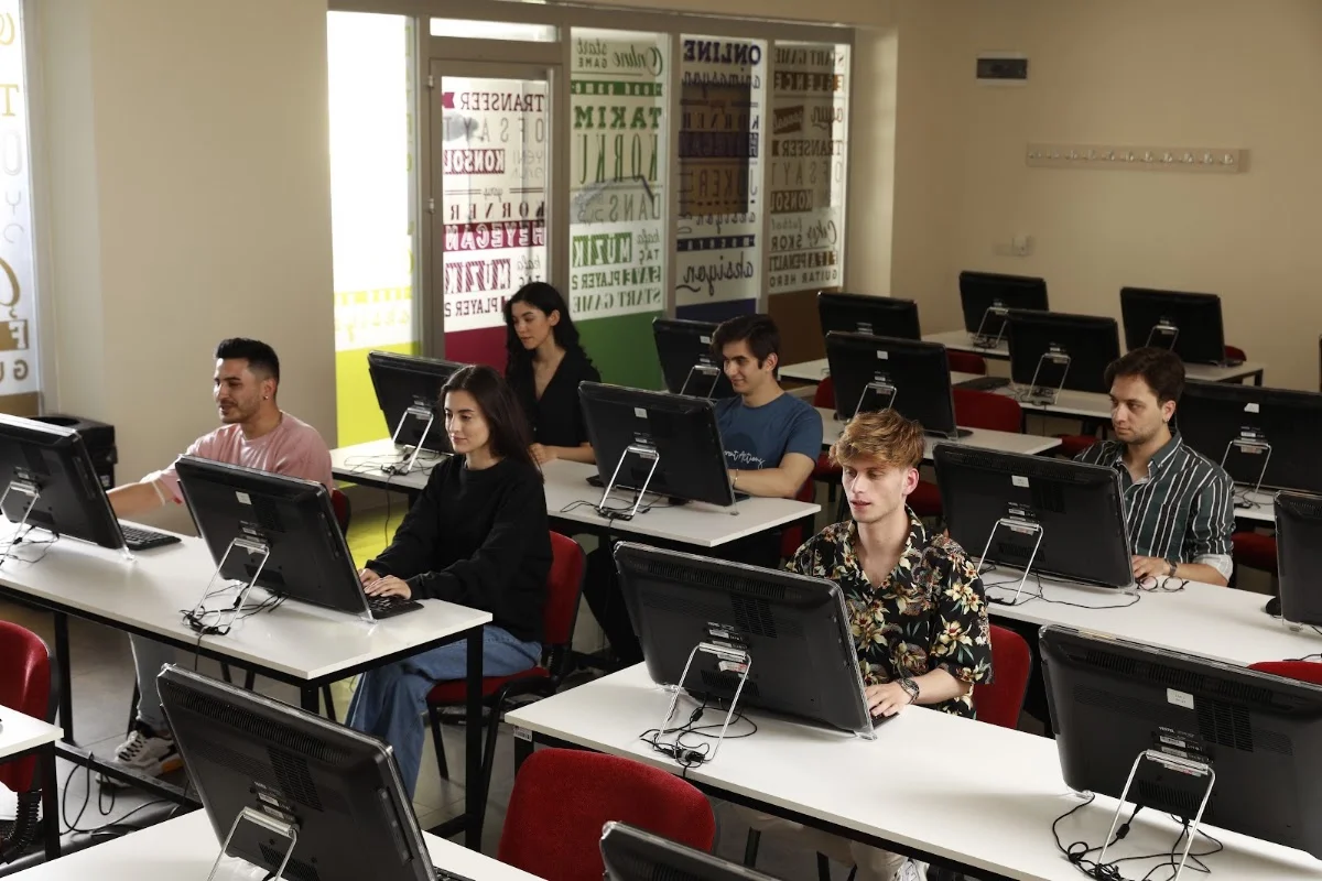 İSTANBUL RUMELİ ÜNİVERSİTESİ Kampüs Fotoğrafı