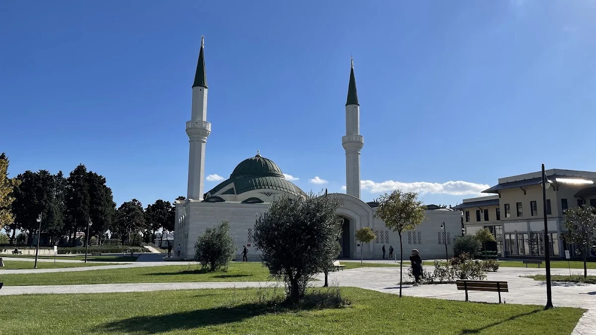 İSTANBUL SABAHATTİN ZAİM ÜNİVERSİTESİ Kampüs Fotoğrafı
