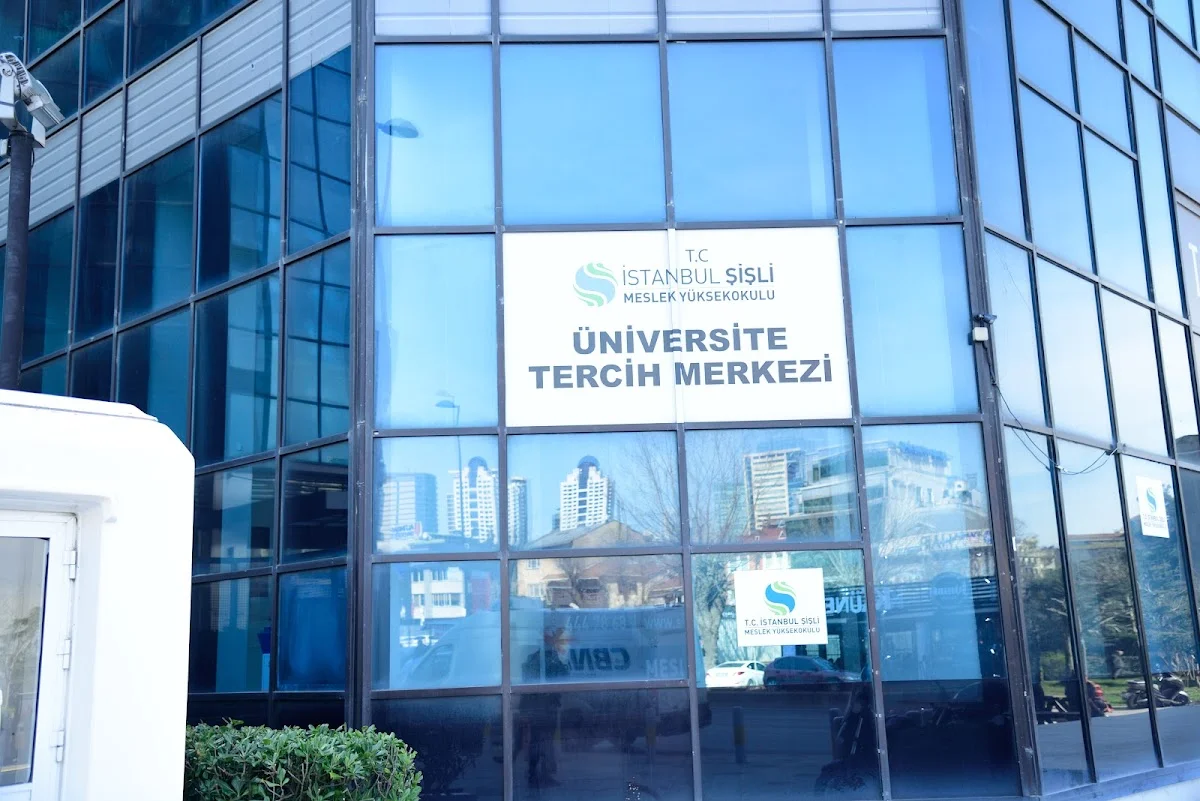 İSTANBUL ŞİŞLİ MESLEK YÜKSEKOKULU Kampüs Fotoğrafı