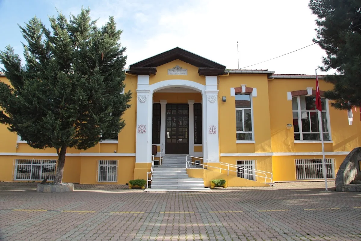 İSTANBUL TOPKAPI ÜNİVERSİTESİ