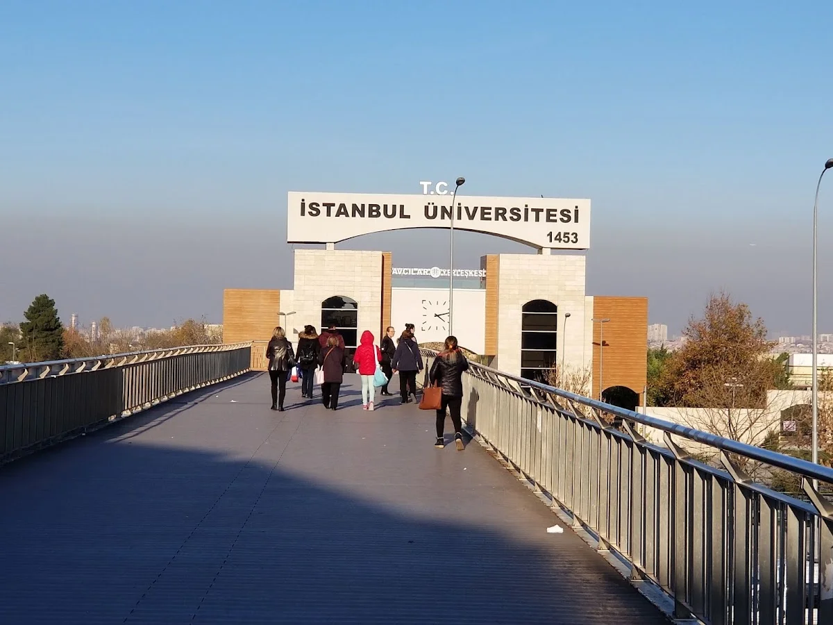 İSTANBUL ÜNİVERSİTESİ-CERRAHPAŞA Kampüs Fotoğrafı