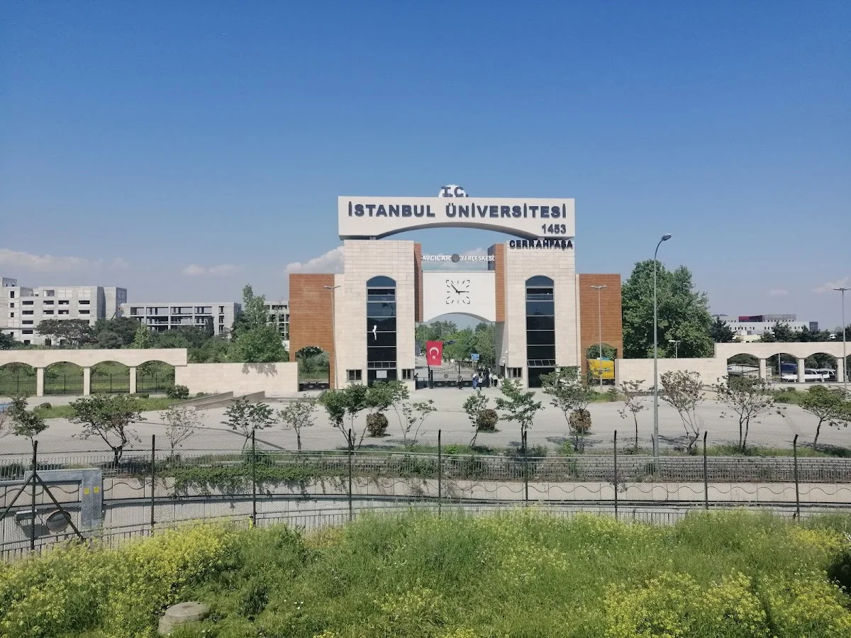 İSTANBUL ÜNİVERSİTESİ-CERRAHPAŞA Kampüs Fotoğrafı