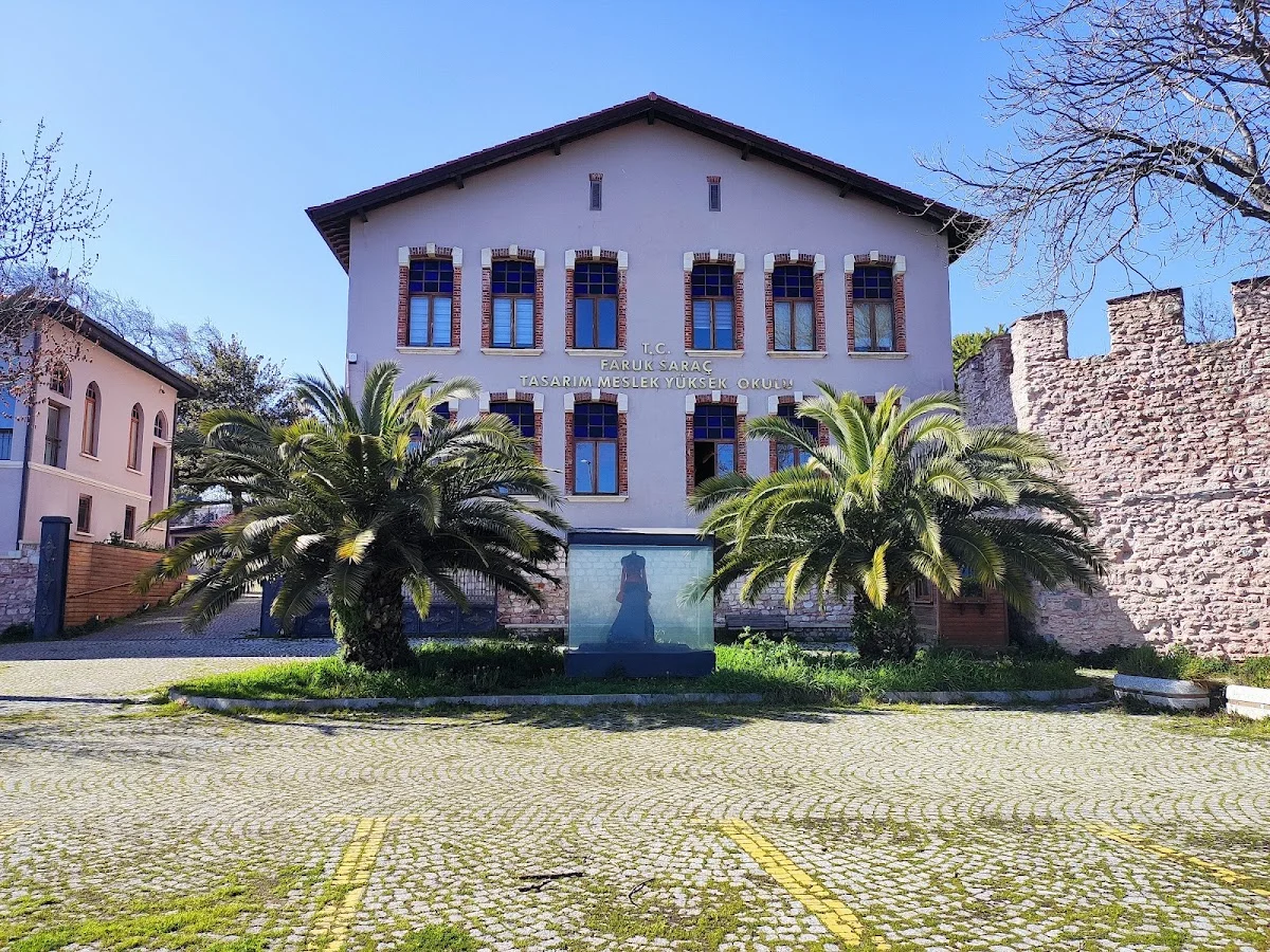 ISTANBUL VOCATİONAL SCHOOL OF HEALTH AND SOCİAL SCİENCES Kampüs Fotoğrafı