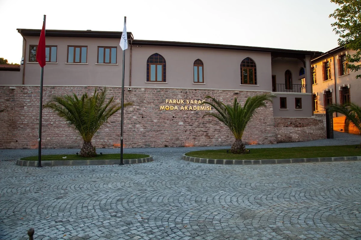 ISTANBUL VOCATİONAL SCHOOL OF HEALTH AND SOCİAL SCİENCES Kampüs Fotoğrafı