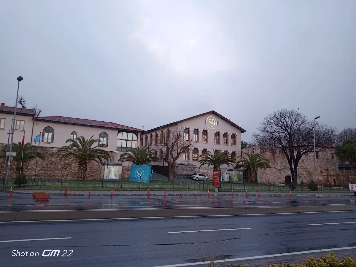 ISTANBUL VOCATİONAL SCHOOL OF HEALTH AND SOCİAL SCİENCES Kampüs Fotoğrafı