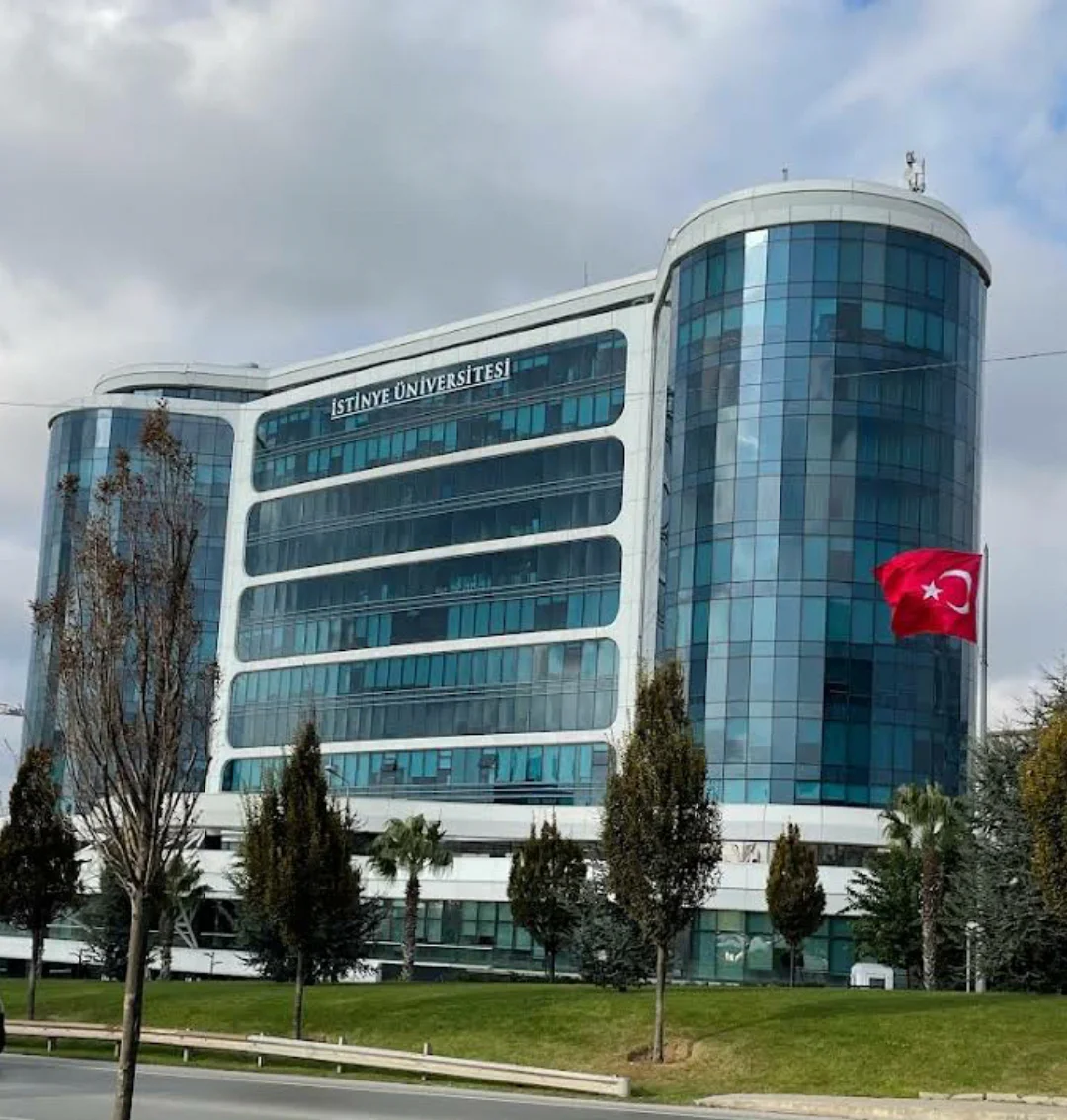 İSTİNYE ÜNİVERSİTESİ Kampüs Fotoğrafı