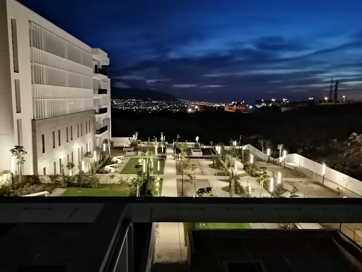 İZMİR TINAZTEPE ÜNİVERSİTESİ Kampüs Fotoğrafı