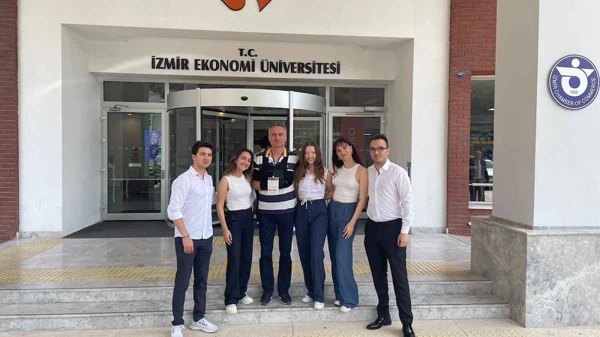İZMİR EKONOMİ ÜNİVERSİTESİ Kampüs Fotoğrafı