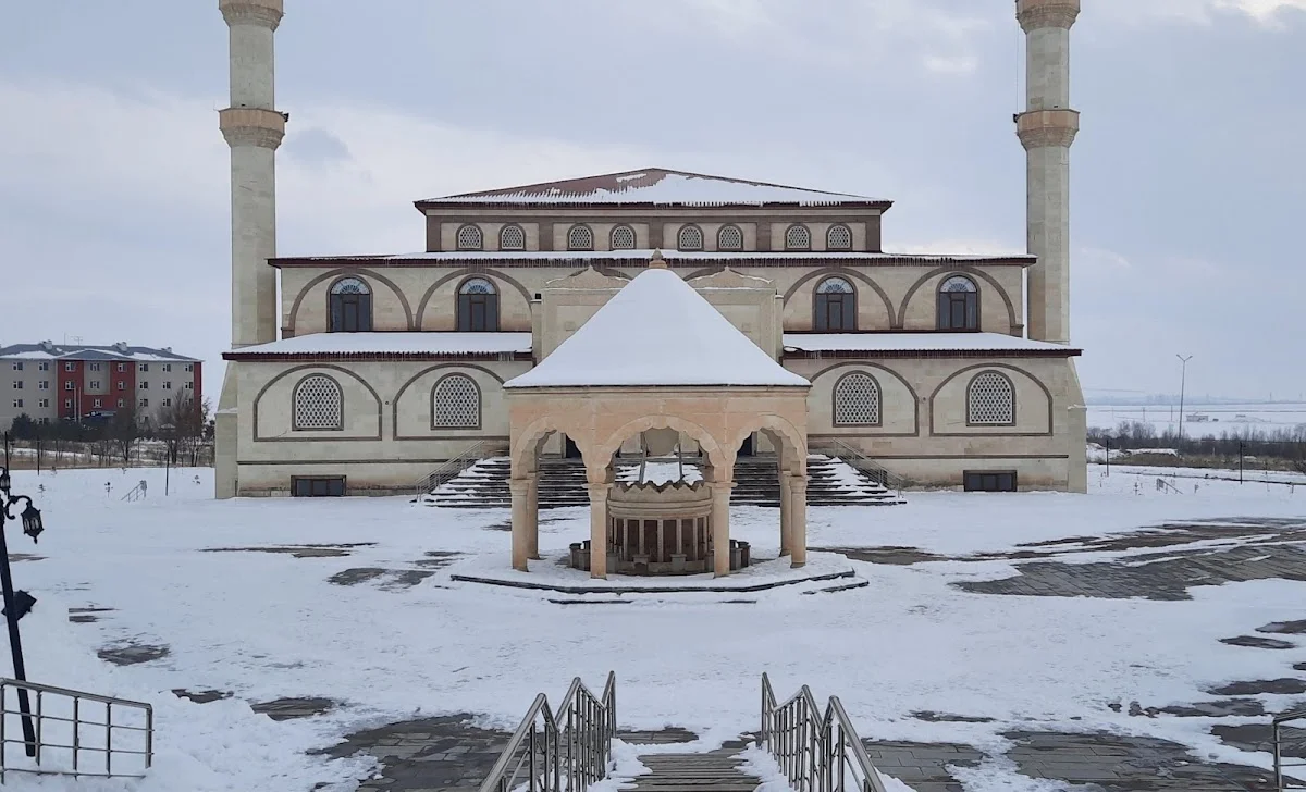 KAFKAS ÜNİVERSİTESİ Kampüs Fotoğrafı