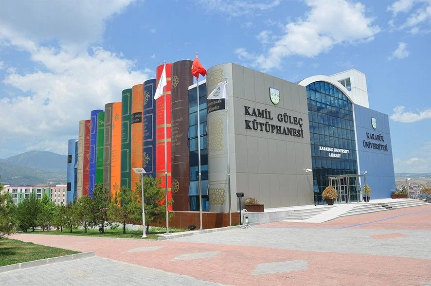 KARABÜK ÜNİVERSİTESİ Kampüs Fotoğrafı