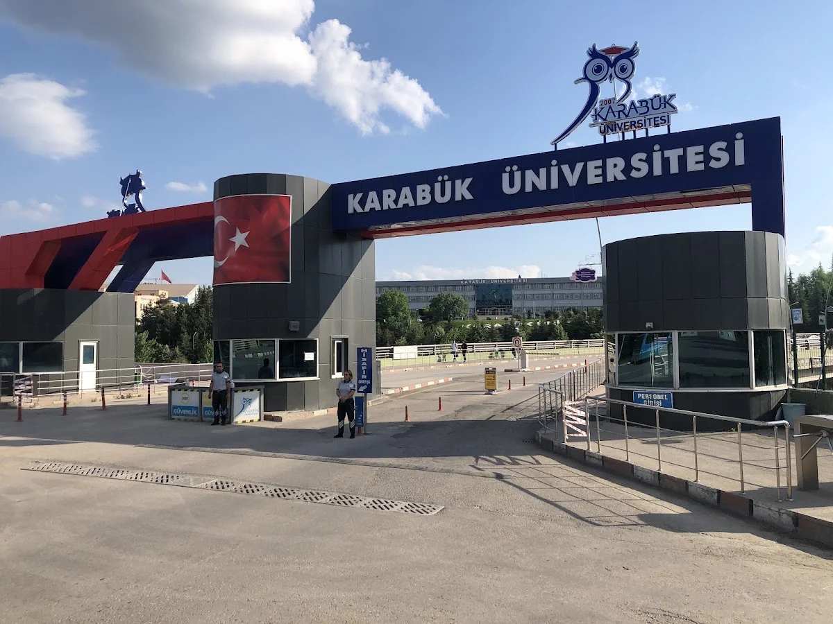 KARABÜK ÜNİVERSİTESİ Kampüs Fotoğrafı