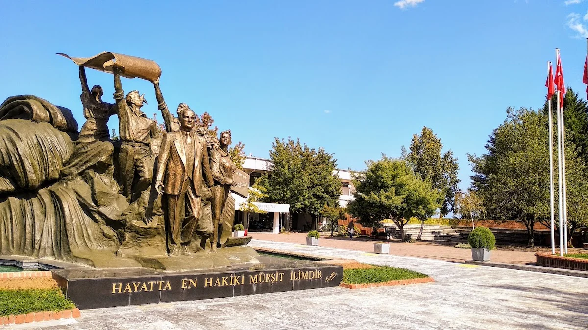 KARADENİZ TEKNİK ÜNİVERSİTESİ Kampüs Fotoğrafı
