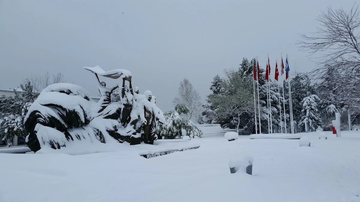 KARADENİZ TEKNİK ÜNİVERSİTESİ Kampüs Fotoğrafı