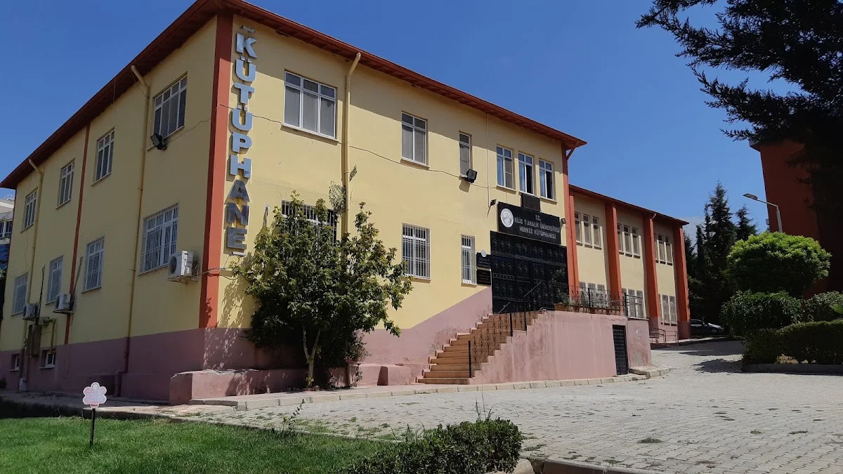 KİLİS 7 ARALIK ÜNİVERSİTESİ Kampüs Fotoğrafı