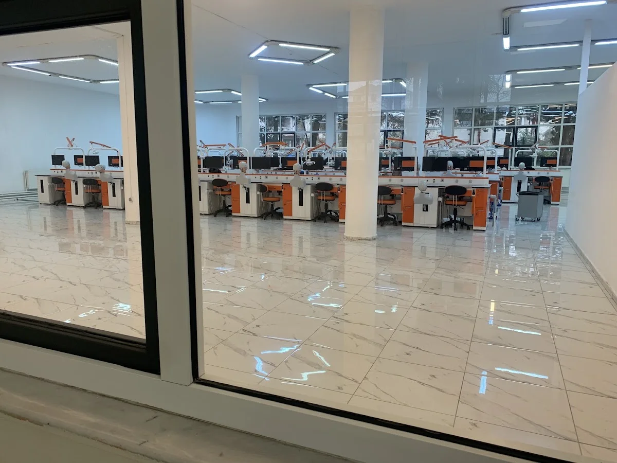 KOCAELİ SAĞLIK VE TEKNOLOJİ ÜNİVERSİTESİ Kampüs Fotoğrafı
