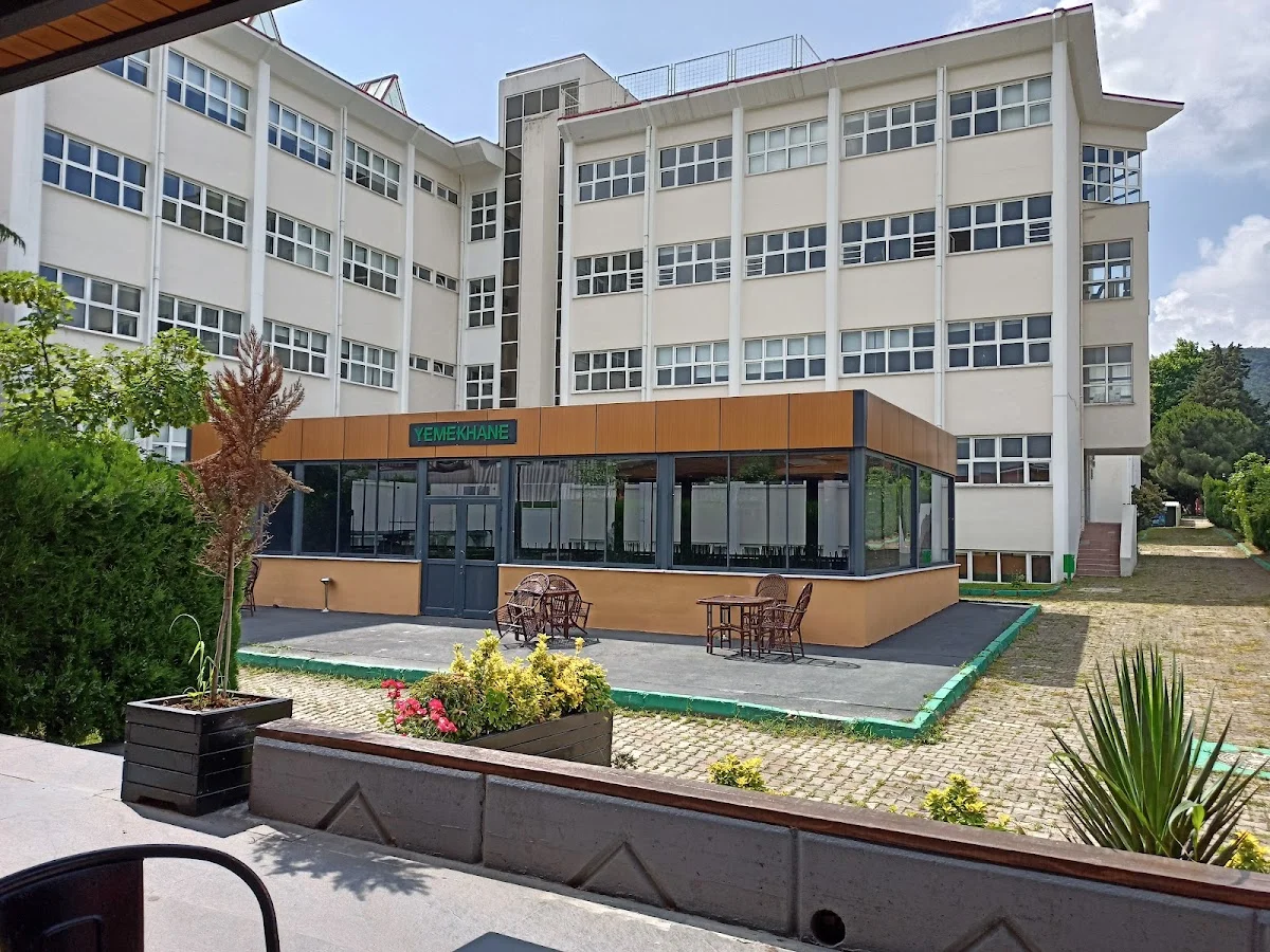 KOCAELİ SAĞLIK VE TEKNOLOJİ ÜNİVERSİTESİ Kampüs Fotoğrafı