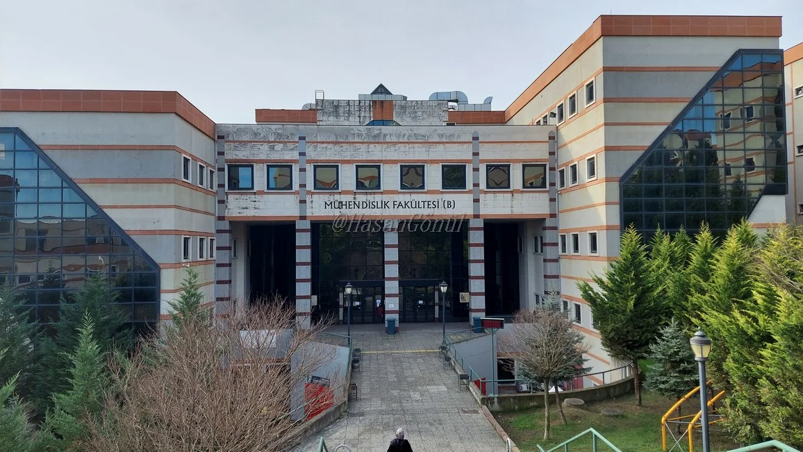 KOCAELİ ÜNİVERSİTESİ Kampüs Fotoğrafı