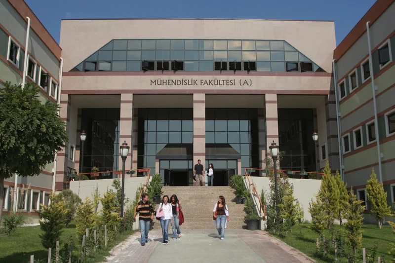 KOCAELİ ÜNİVERSİTESİ Kampüs Fotoğrafı