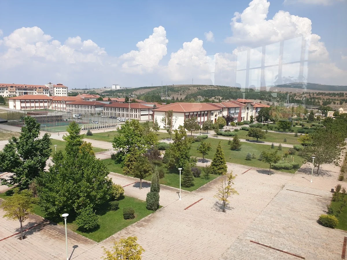 KÜTAHYA DUMLUPINAR ÜNİVERSİTESİ Kampüs Fotoğrafı