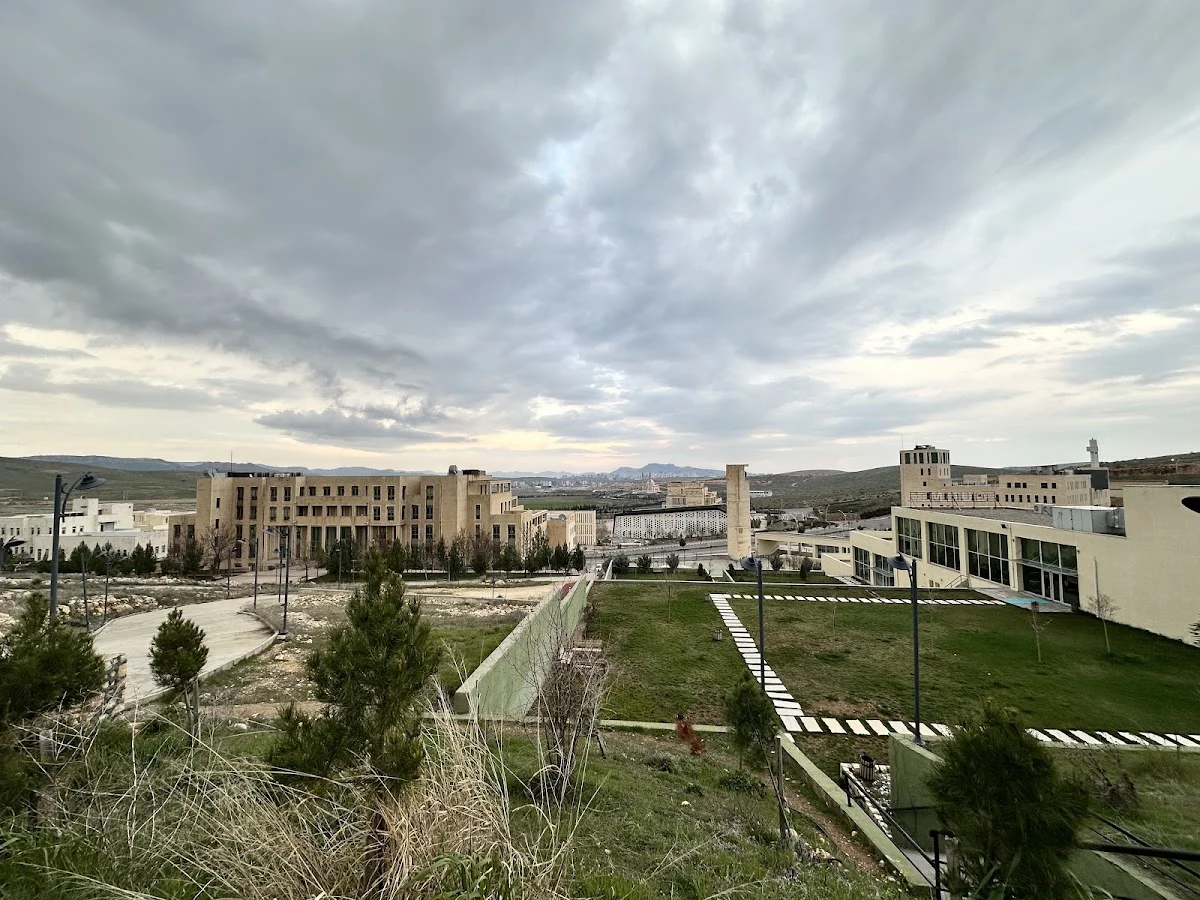MARDİN ARTUKLU ÜNİVERSİTESİ Kampüs Fotoğrafı