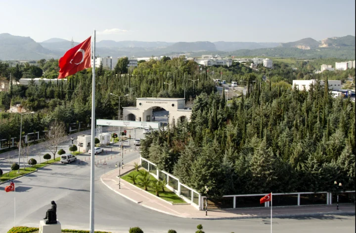MERSİN ÜNİVERSİTESİ Kampüs Fotoğrafı