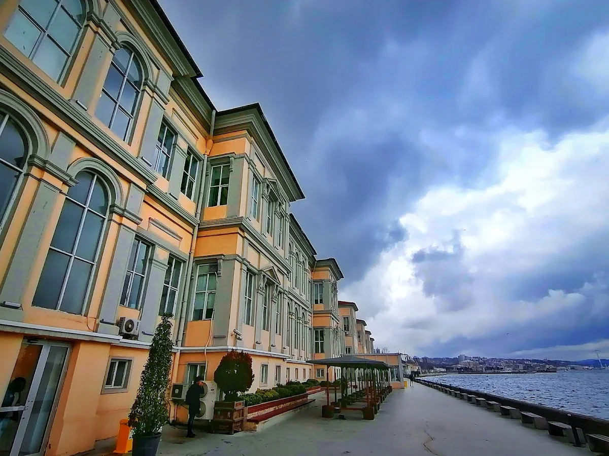 MİMAR SİNAN GÜZEL SANATLAR ÜNİVERSİTESİ Kampüs Fotoğrafı
