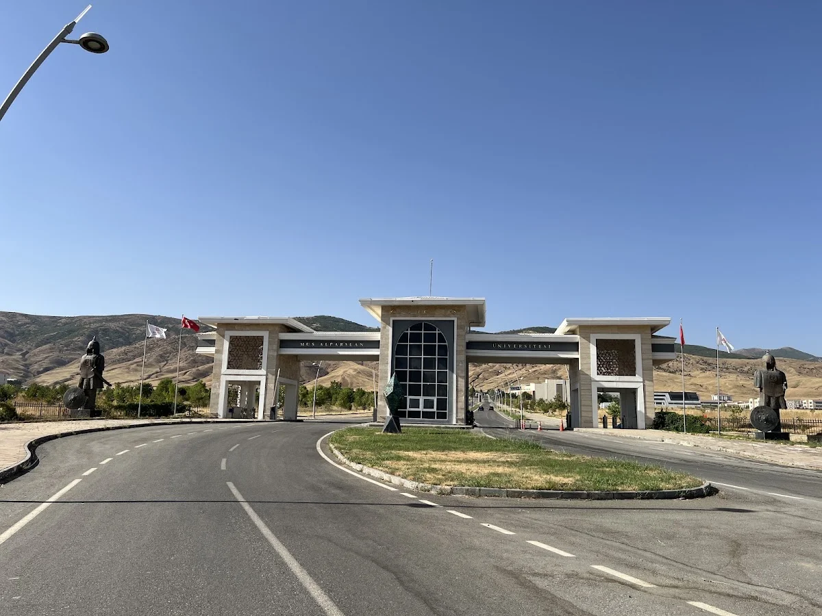 MUŞ ALPARSLAN ÜNİVERSİTESİ Kampüs Fotoğrafı