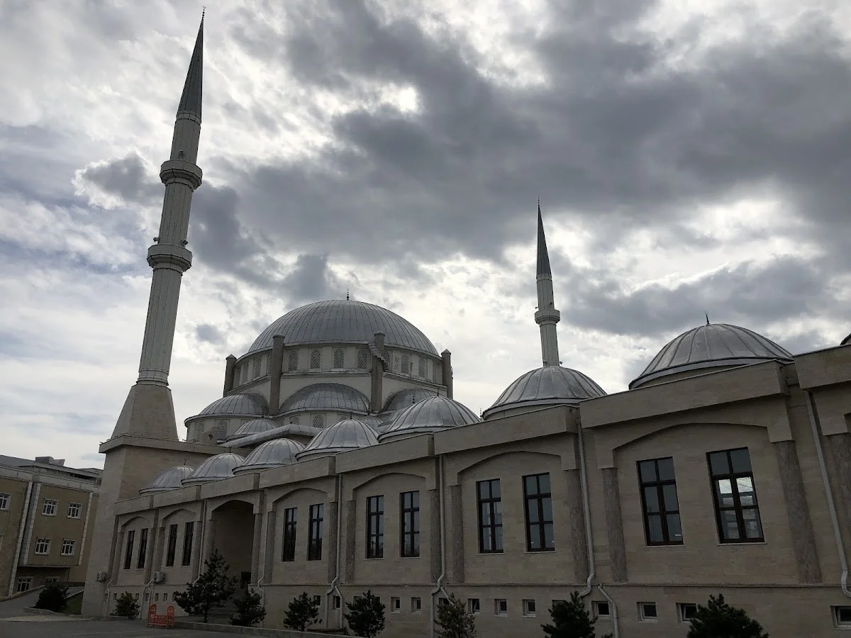 SAKARYA ÜNİVERSİTESİ Kampüs Fotoğrafı