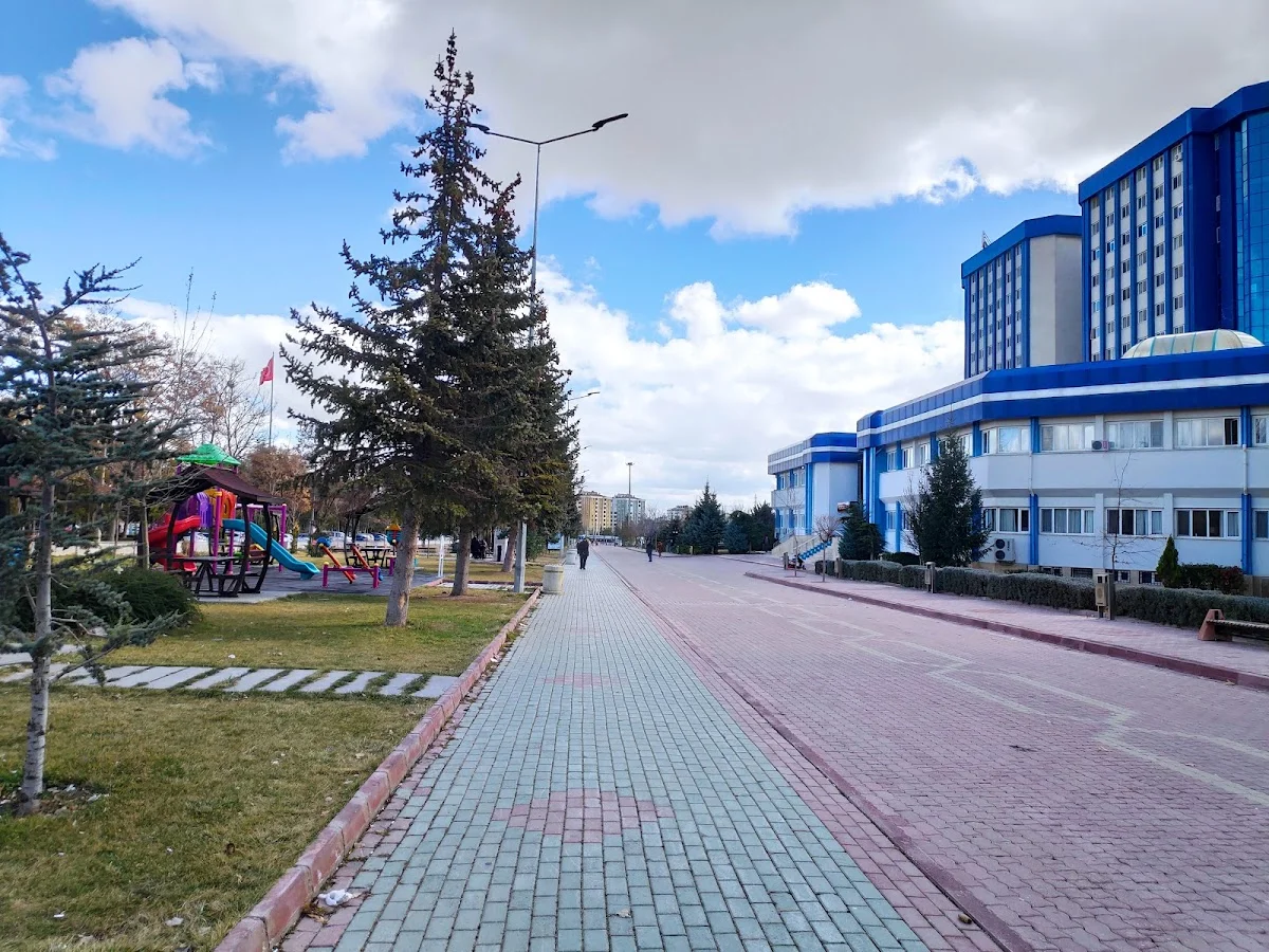 SELÇUK ÜNİVERSİTESİ Kampüs Fotoğrafı