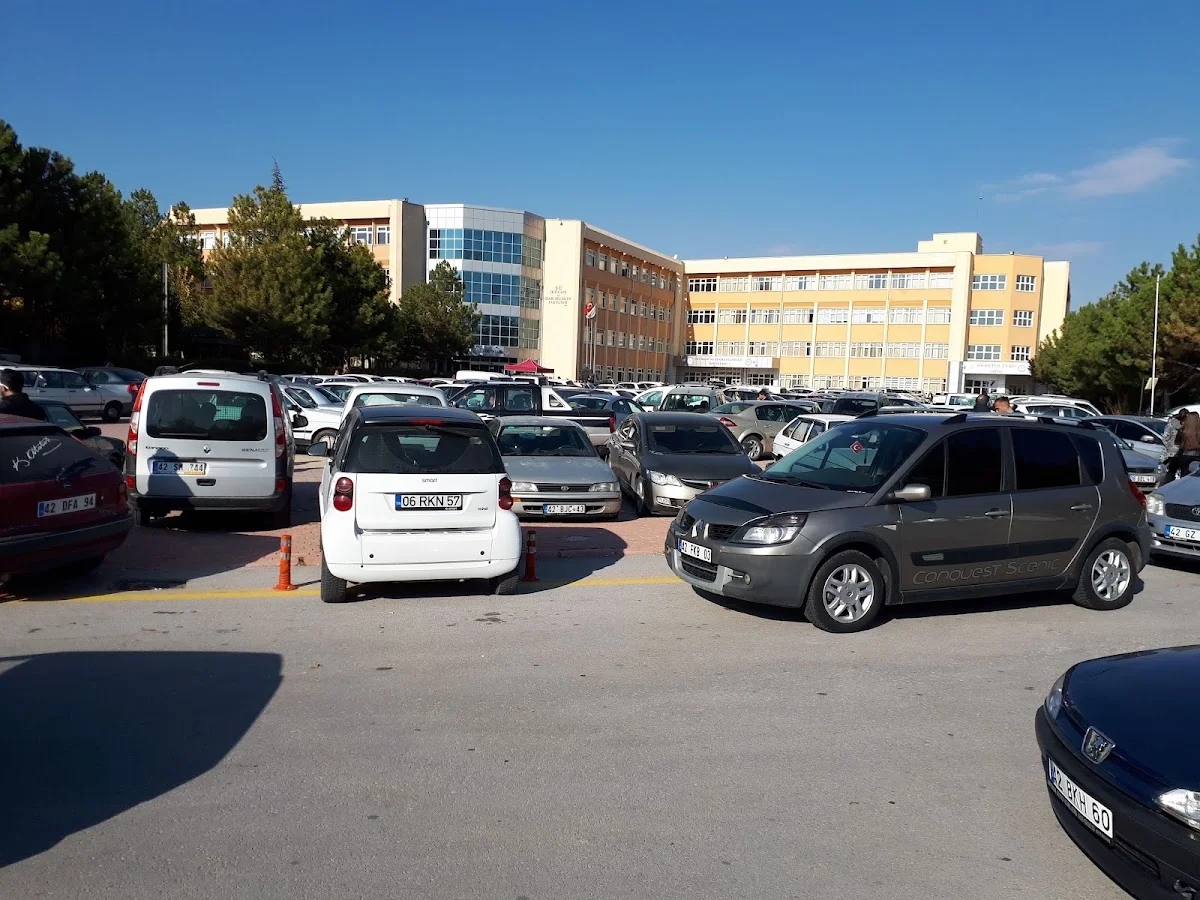 SELÇUK ÜNİVERSİTESİ Kampüs Fotoğrafı
