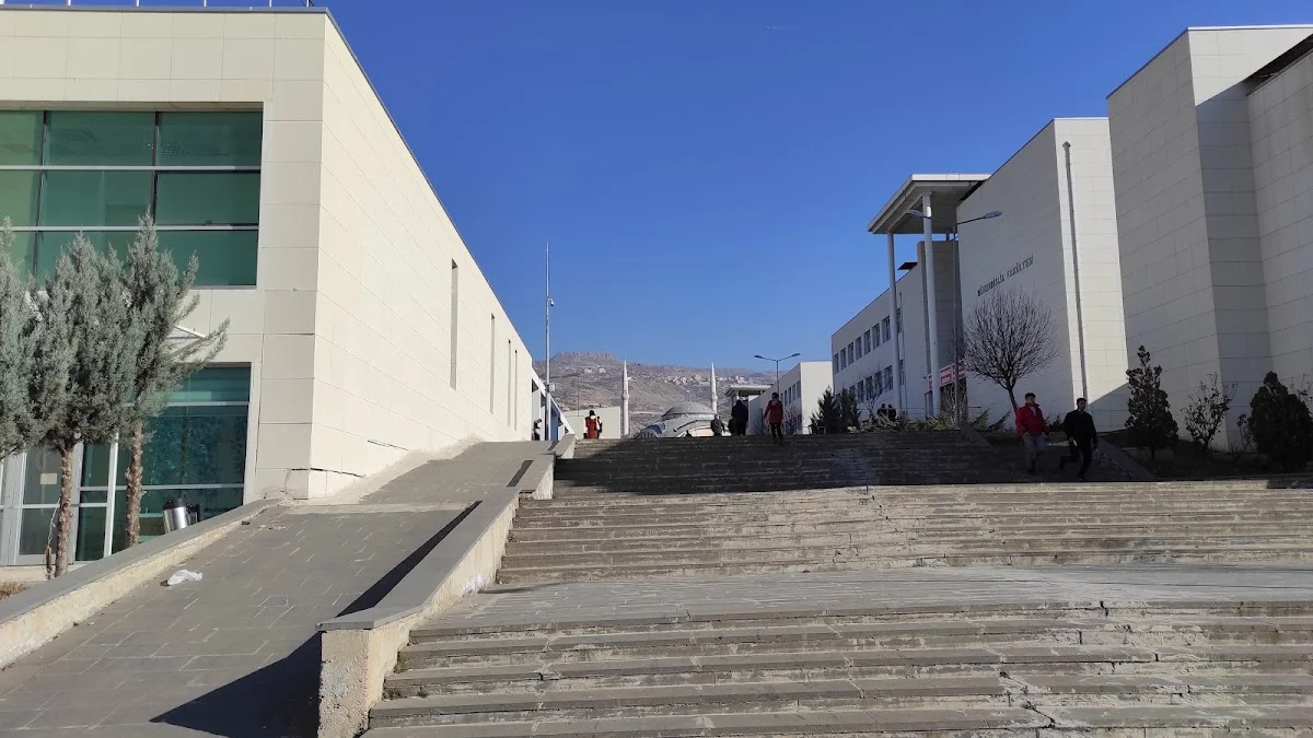 ŞIRNAK ÜNİVERSİTESİ Kampüs Fotoğrafı