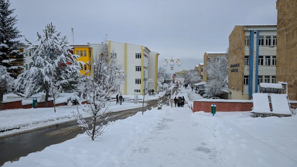 SİVAS CUMHURİYET ÜNİVERSİTESİ Kampüs Fotoğrafı