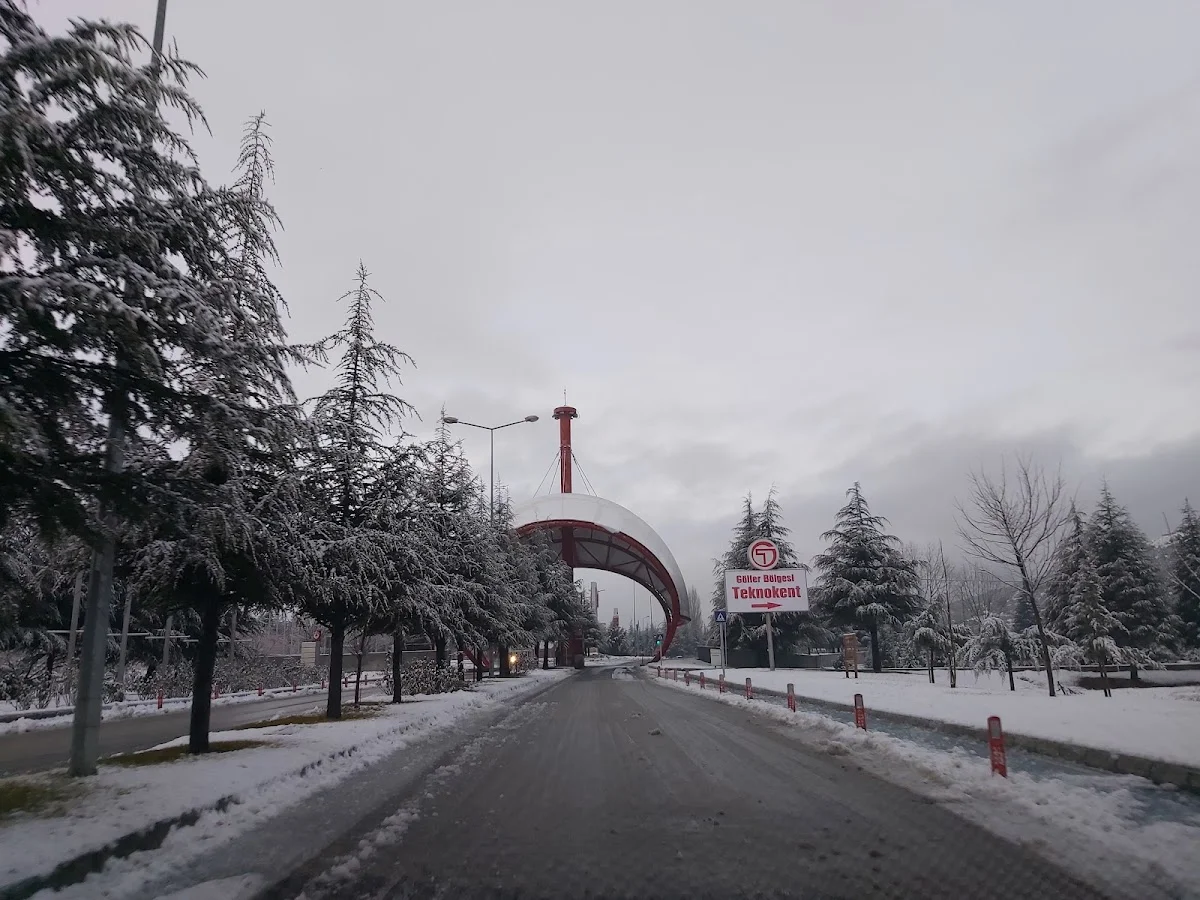 SÜLEYMAN DEMİREL ÜNİVERSİTESİ Kampüs Fotoğrafı