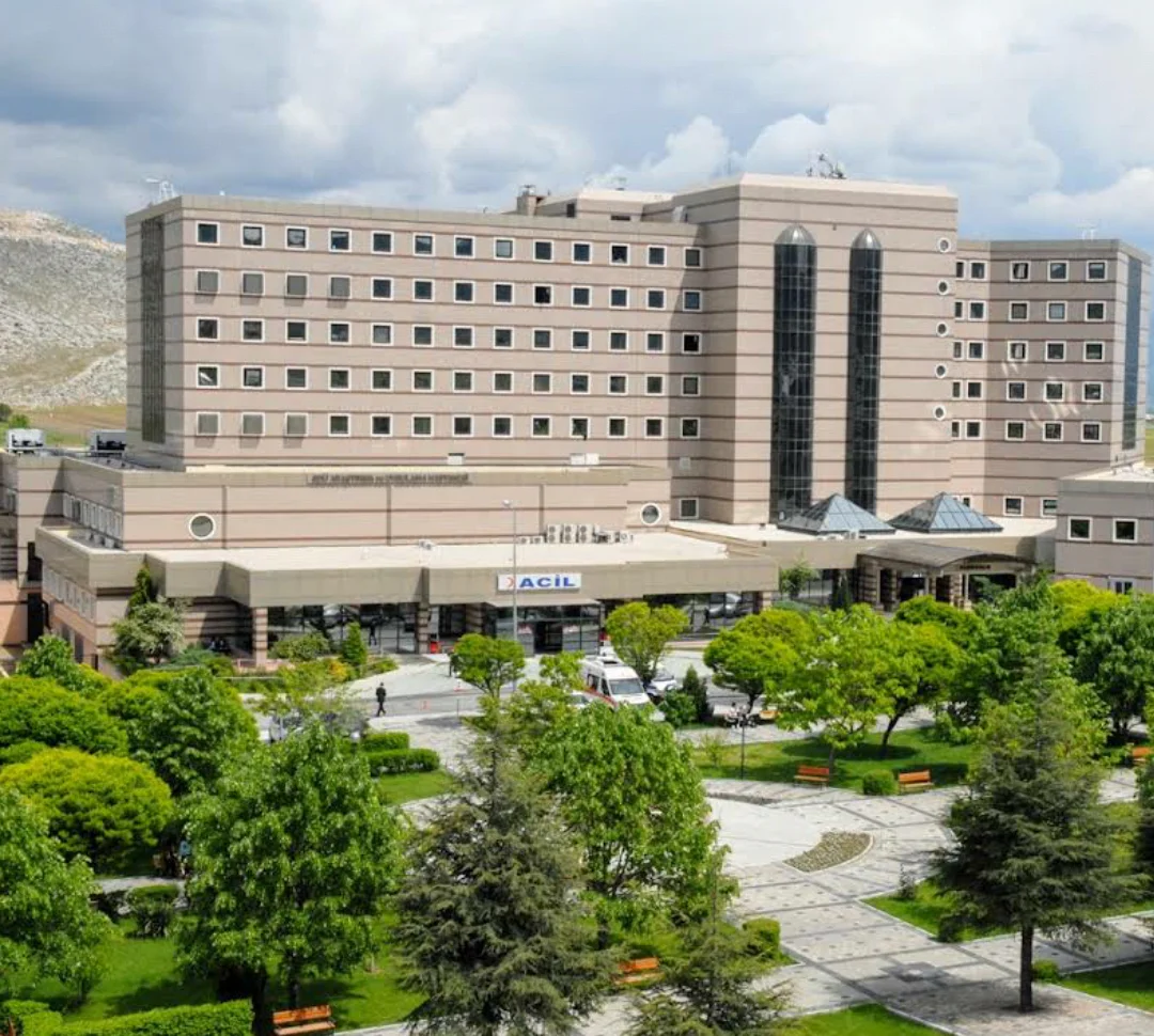 SÜLEYMAN DEMİREL ÜNİVERSİTESİ Kampüs Fotoğrafı