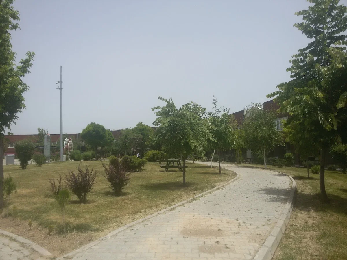 SÜLEYMAN DEMİREL ÜNİVERSİTESİ Kampüs Fotoğrafı