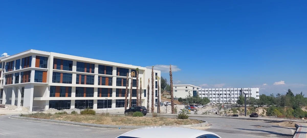TARSUS ÜNİVERSİTESİ Kampüs Fotoğrafı