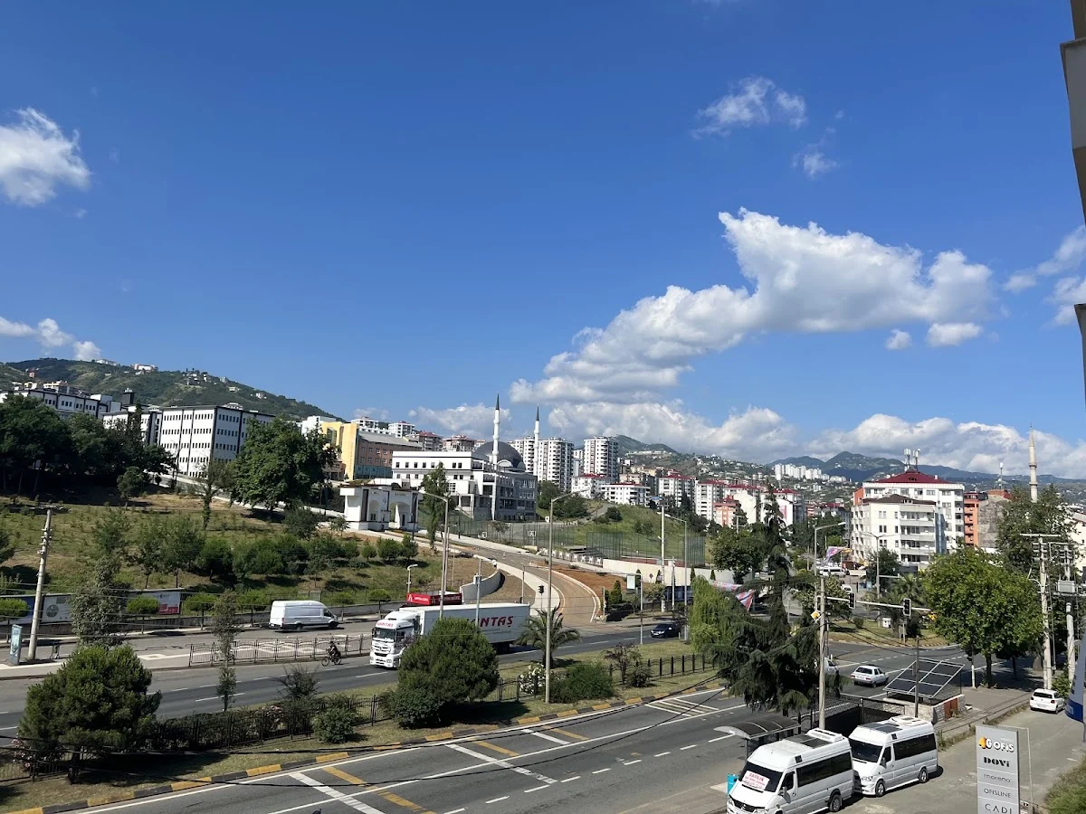 TRABZON ÜNİVERSİTESİ Kampüs Fotoğrafı