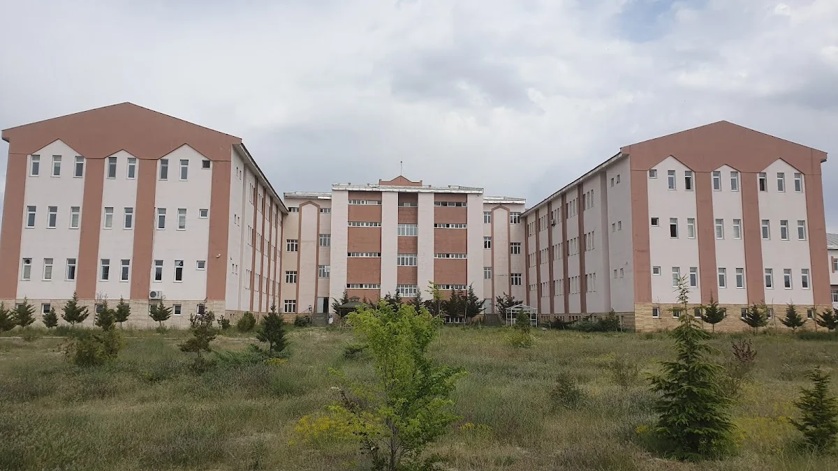 VAN YÜZÜNCÜ YIL ÜNİVERSİTESİ Kampüs Fotoğrafı