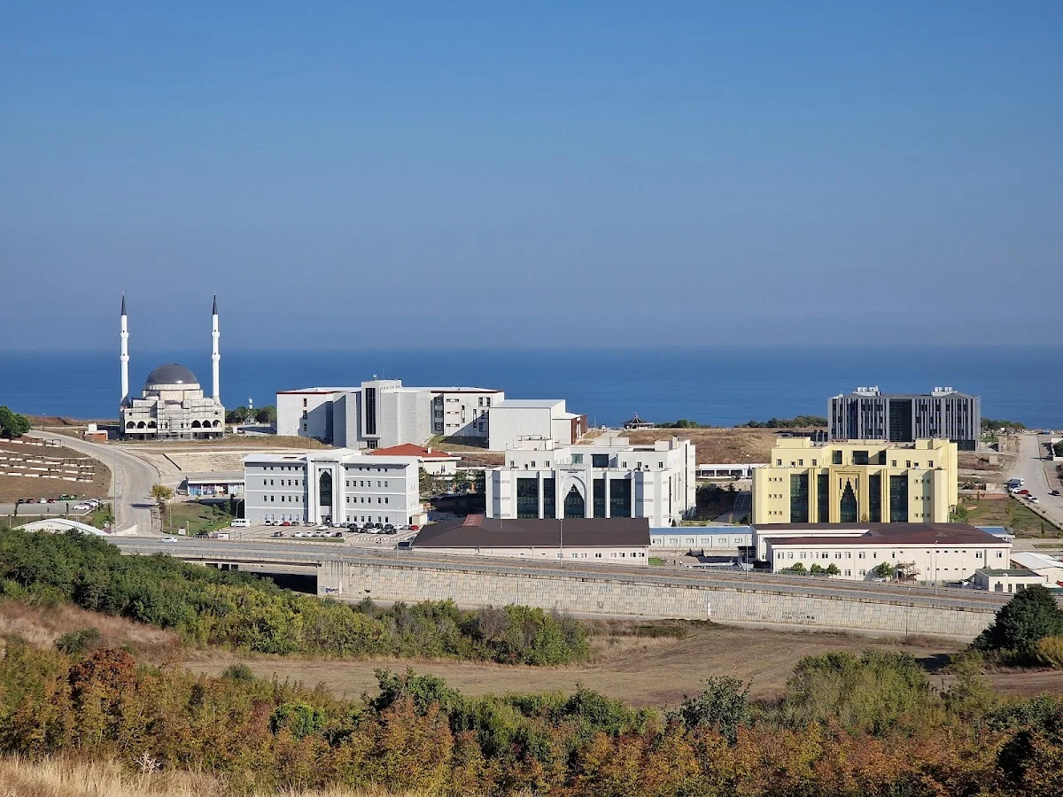 YALOVA ÜNİVERSİTESİ Kampüs Fotoğrafı