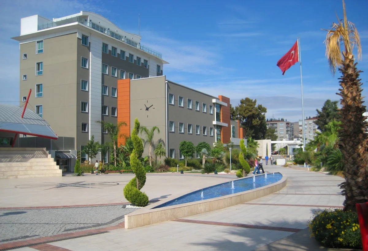 YAŞAR ÜNİVERSİTESİ Kampüs Fotoğrafı