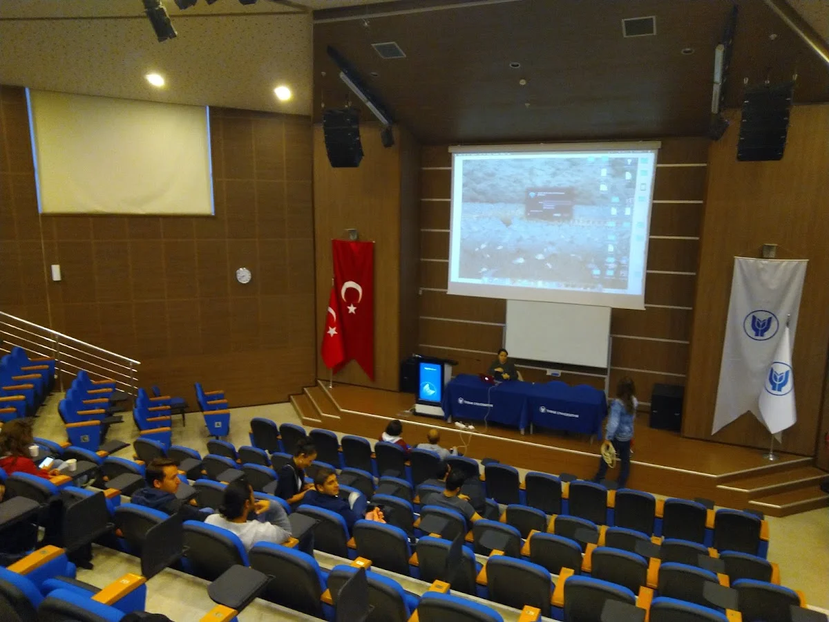 YAŞAR ÜNİVERSİTESİ Kampüs Fotoğrafı