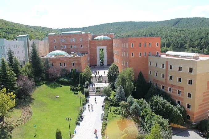 YEDİTEPE ÜNİVERSİTESİ Kampüs Fotoğrafı
