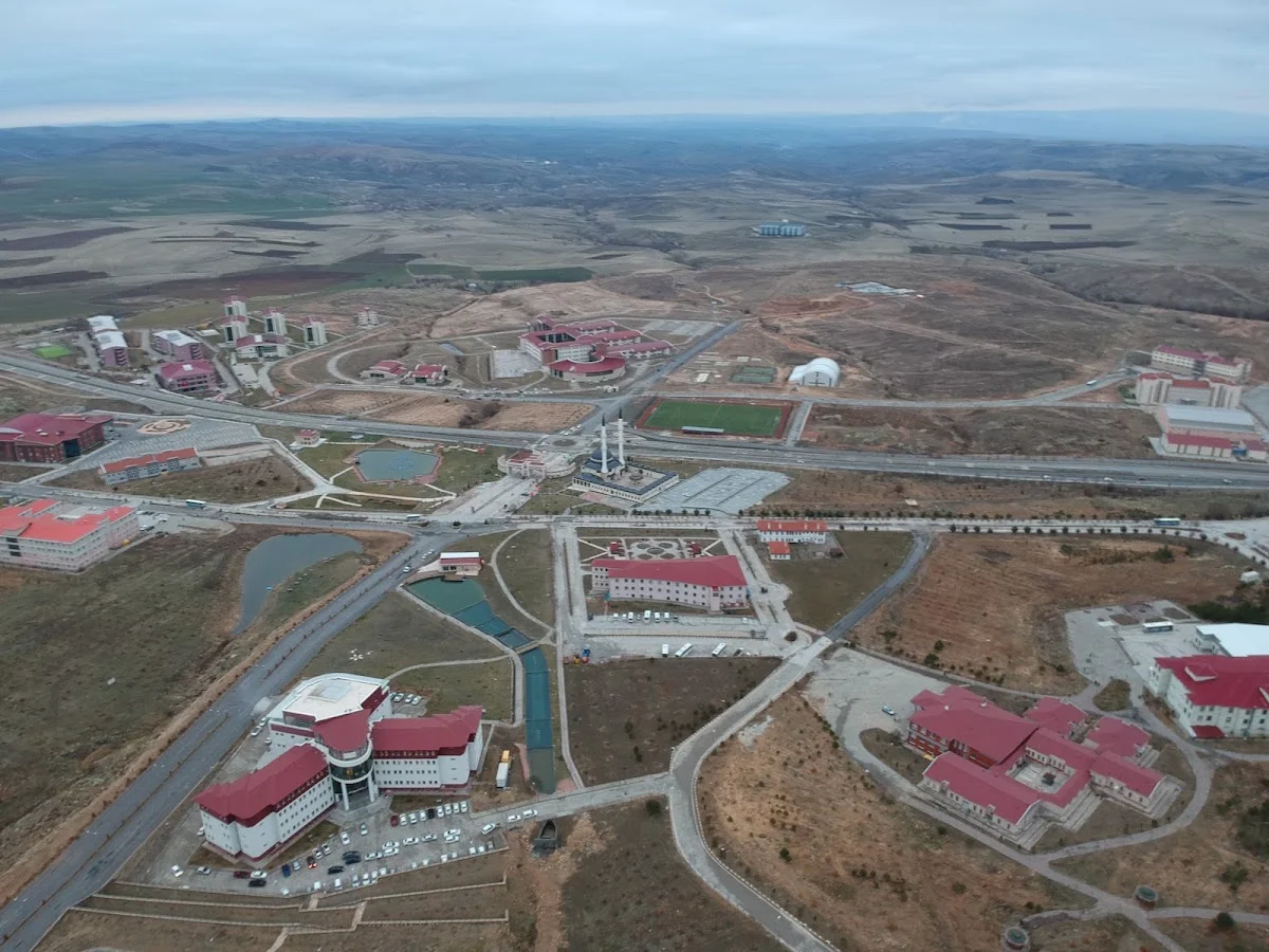 YOZGAT BOZOK ÜNİVERSİTESİ Kampüs Fotoğrafı