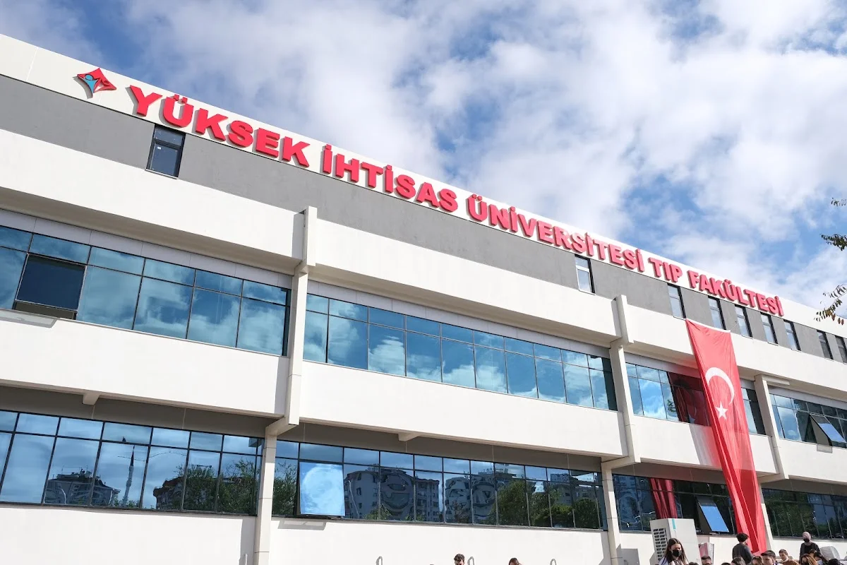 YÜKSEK İHTİSAS ÜNİVERSİTESİ Kampüs Fotoğrafı
