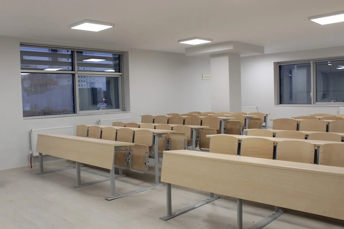 YÜKSEK İHTİSAS ÜNİVERSİTESİ Kampüs Fotoğrafı