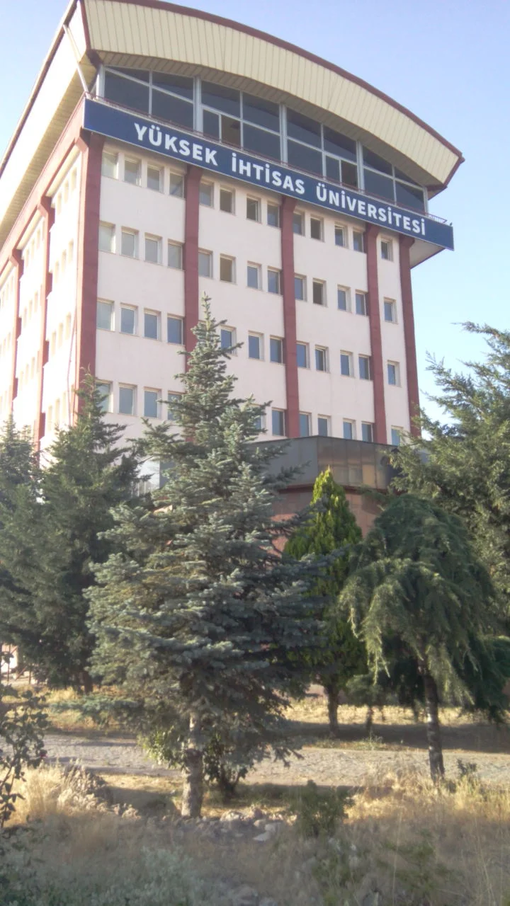 YÜKSEK İHTİSAS ÜNİVERSİTESİ Kampüs Fotoğrafı
