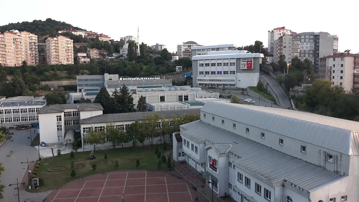 ZONGULDAK BÜLENT ECEVİT ÜNİVERSİTESİ Kampüs Fotoğrafı